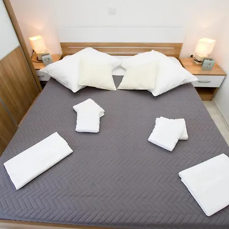 Apartment Toni Makarska