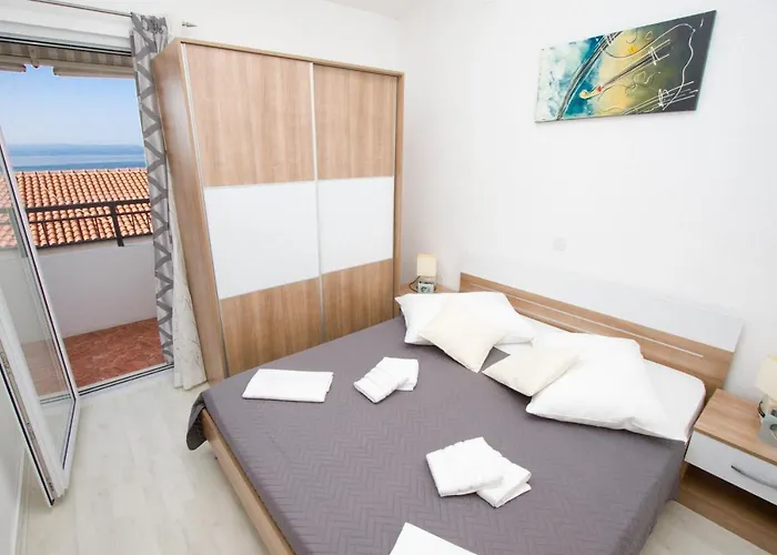 Toni * Макарска