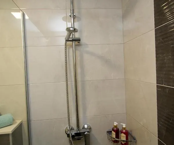 Toni Апартаменты *